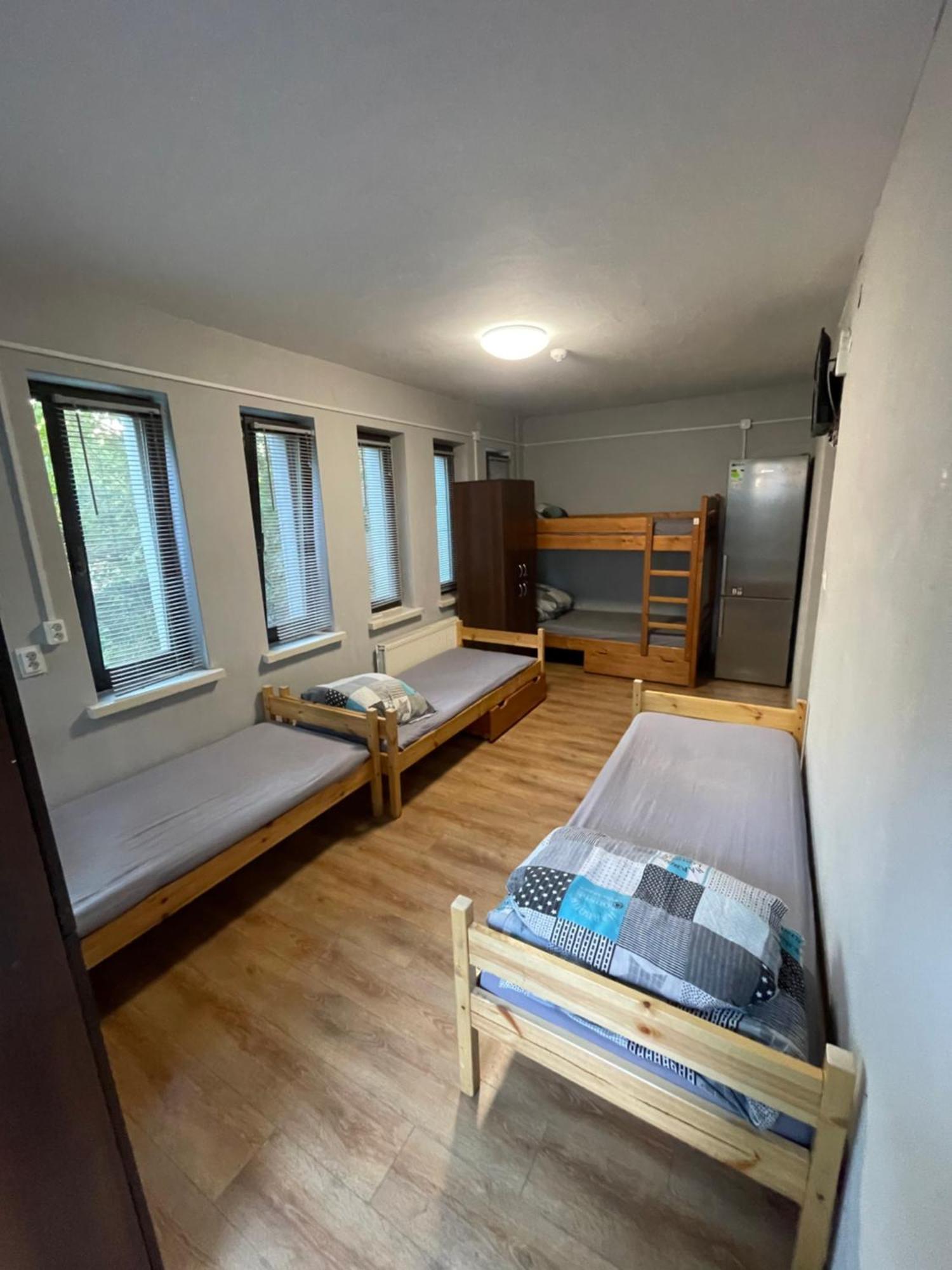 Dom U Dorogi Hostel Ozarow Mazowiecki Ngoại thất bức ảnh